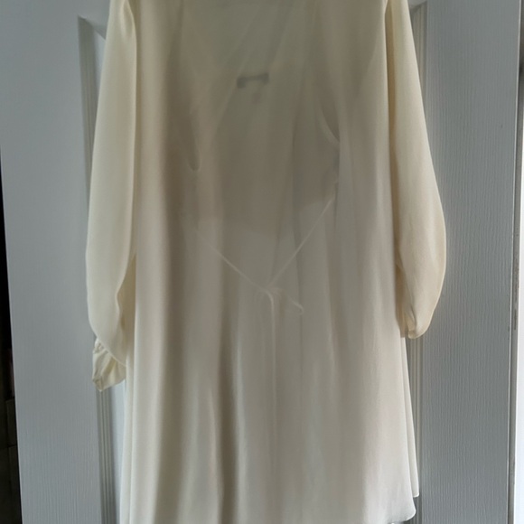 Bridal Flora Nikrooz cream chemise and matching robe set - Picture 5 of 7